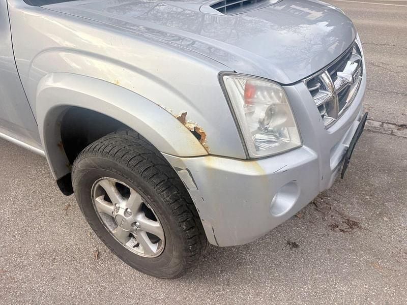 Gebraucht Isuzu D-Max 136 PS (100 kW) 2009 Silber Abholung