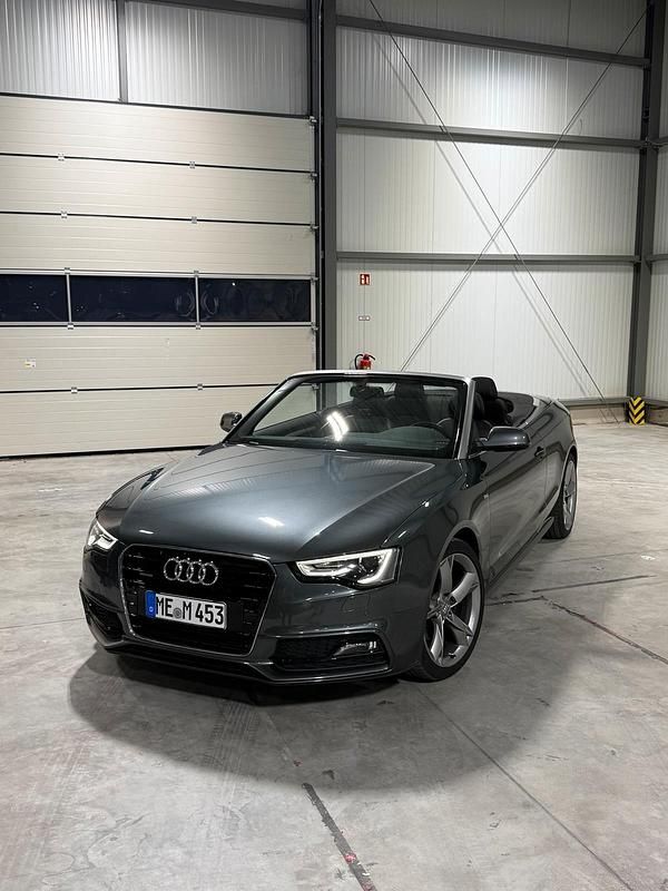Grau Gebraucht 2013 Audi A5 Cabriolet S-Line Cabrio | 20.000 € (Fairer Preis) - Bild 1/4