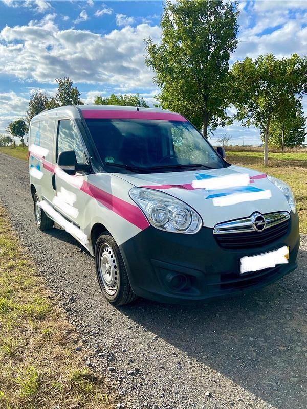 Gebraucht Opel Combo 88 PS (64 kW) 2017 Weiß Van / Kleinbus