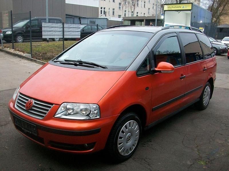 Grau Gebraucht 2009 VW Sharan Van / Kleinbus | 3.900 € (Fairer Preis) - Bild 1/4