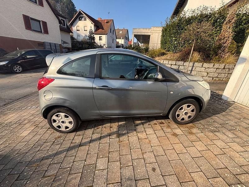 Gebraucht Ford Ka Ambiente 69 PS (50 kW) 2015 Grau Kleinwagen