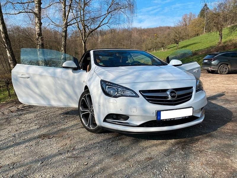 Gebraucht Opel Cascada Active 200 PS (147 kW) 2017 Weiß Cabrio