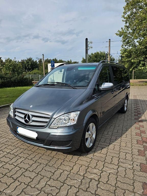 Silber Gebraucht 2014 Mercedes Viano Van / Kleinbus | 19.500 € (Fairer Preis) - Bild 1/4