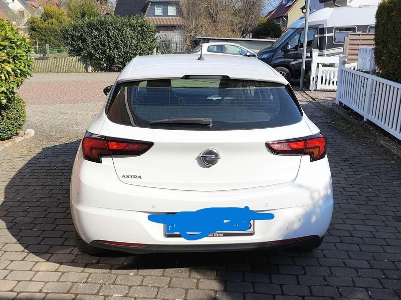 Gebraucht Opel Astra Edition 110 PS (80 kW) 2019 Weiß Limousine