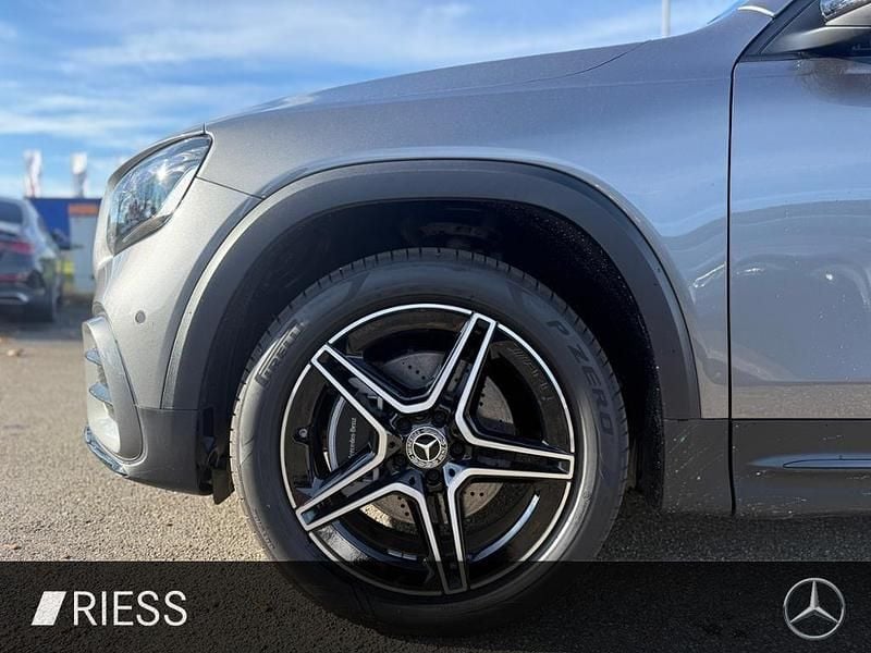 Neu Mercedes GLB200 AMG 163 PS (119 kW) 2025 Metalliclack mountaingrau SUV