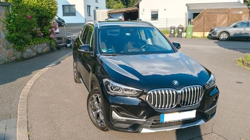 Schwarz Gebraucht 2019 BMW X1 xLine SUV | 18.800 € (Guter Preis) - Bild 1/4