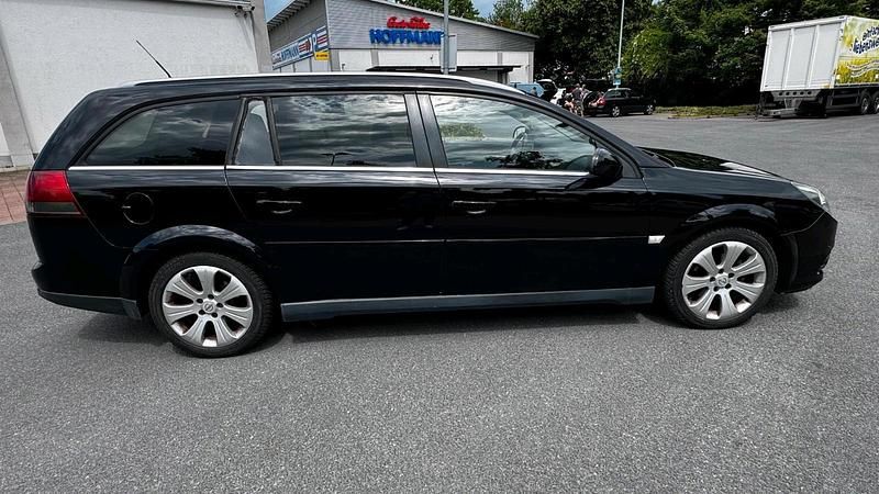 Schwarz Gebraucht 2009 Opel Vectra Kombi | 3.300 € (Etwas zu teuer) - Bild 1/4