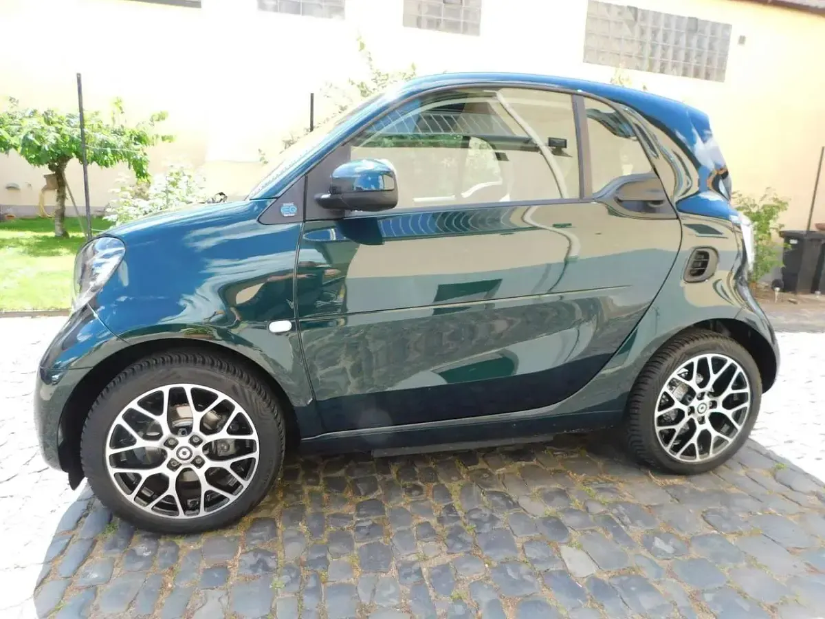 Gebraucht Smart ForTwo Coupé Prime 60 kW (82 PS) 2022 Grün Kleinwagen