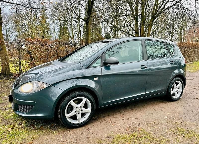 Grau Gebraucht 2008 Seat Altea Kombi | 2.990 € (Guter Preis) - Bild 1/4