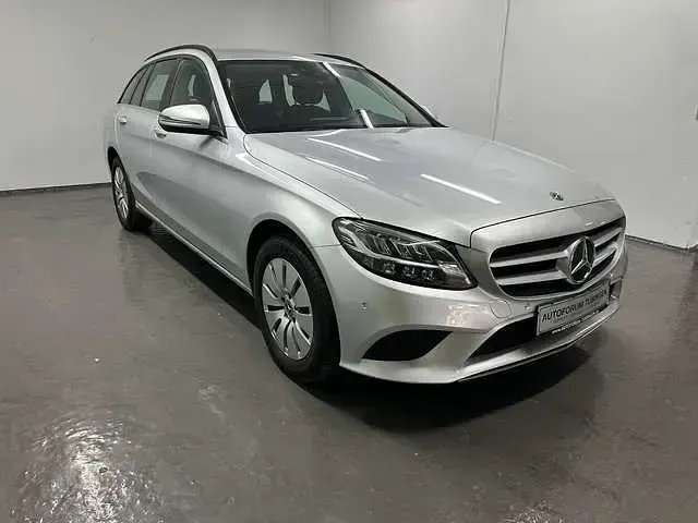 Gebraucht Mercedes C200 160 PS (117 kW) 2021 Iridiumsilber (metallic) Kombi