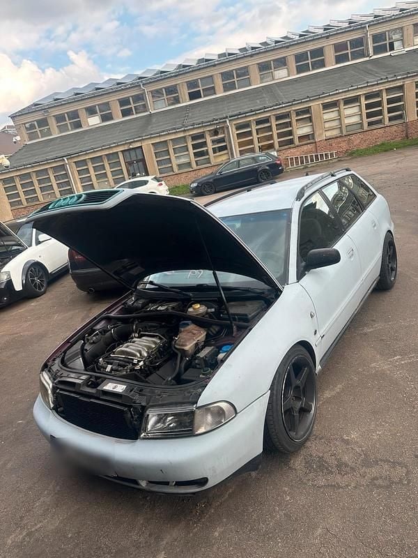 Second-hand Audi A4 150 CP (110 kW) 1996 Gri Break