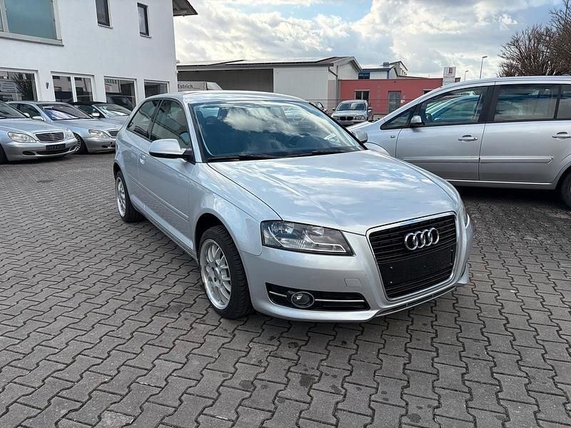 Gebraucht Audi A3 Business 105 PS (77 kW) 2011 Silber Kleinwagen