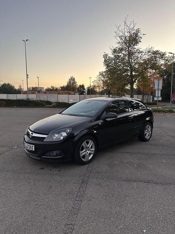 Schwarz Gebraucht 2009 Opel Astra GTC Limousine | 2.500 € (Guter Preis) - Bild 1/4