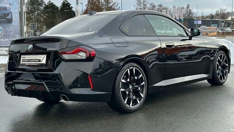 Gebraucht BMW 220 M Sport 184 PS (135 kW) 2025 Black sapphire metallic Coupé