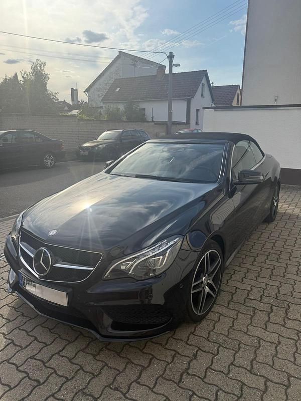 Schwarz Gebraucht 2015 Mercedes E250 AMG line Cabrio | 21.500 € (Fairer Preis) - Bild 1/4