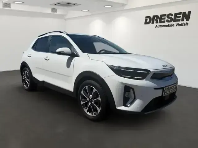 Gebraucht Kia Stonic Spirit 101 PS (74 kW) 2024 Weiss SUV