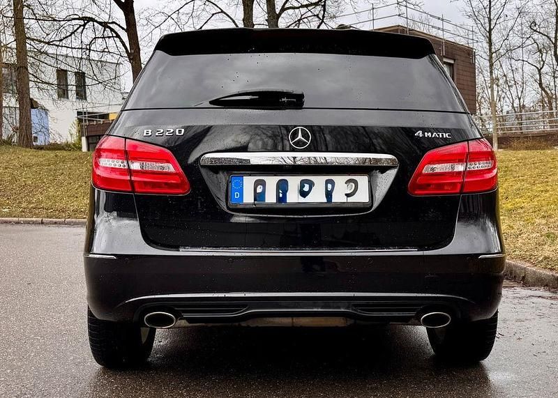 Gebraucht Mercedes B220 184 PS (135 kW) 2013 Schwarz Van / Kleinbus