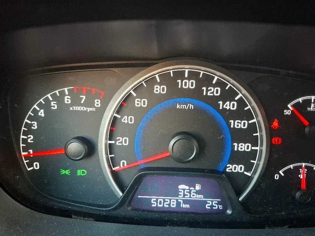 Gebraucht Hyundai i10 Trend 87 PS (63 kW) 2017 Grau Kleinwagen