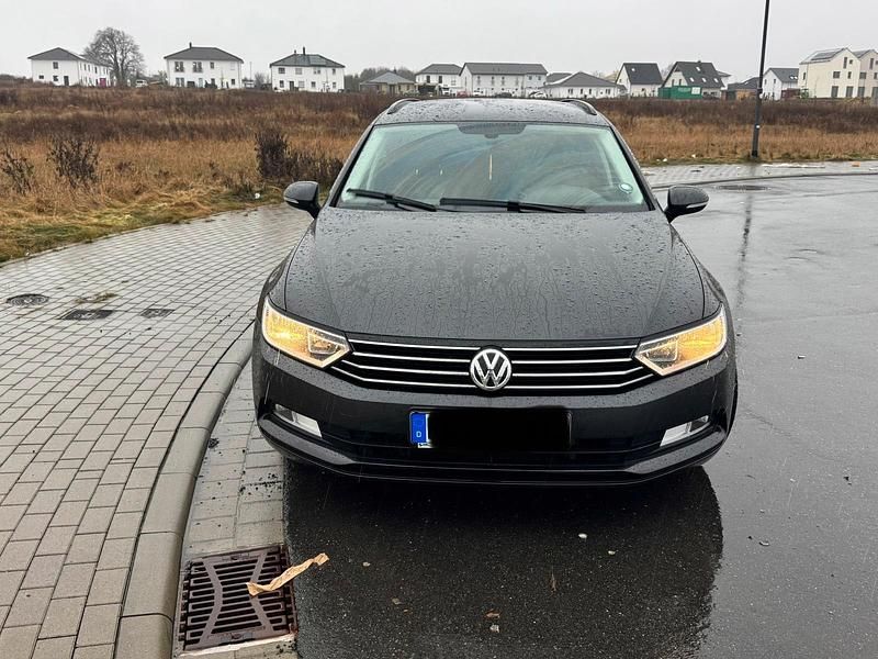 Gebraucht VW Passat 150 PS (110 kW) 2019 Grau Kombi