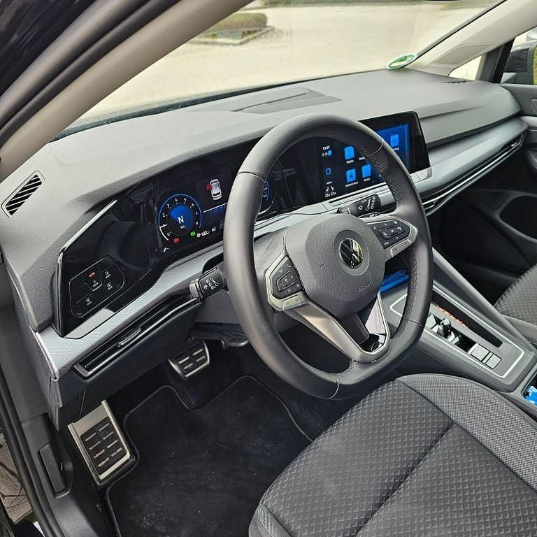 Gebraucht VW Golf VIII Active 131 PS (96 kW) 2022 Schwarz Limousine