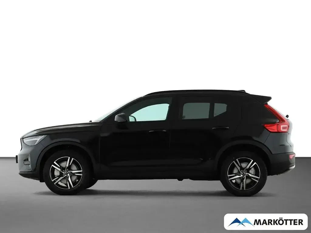 Neu Volvo XC40 Plus 197 PS (144 kW) 2026 Schwarz SUV