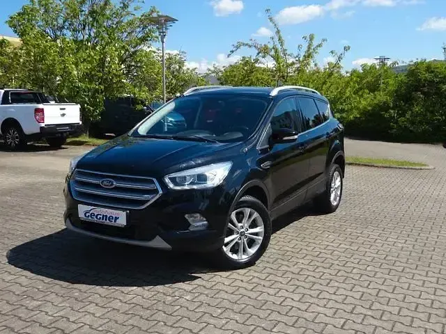 Gebraucht Ford Kuga Titanium 175 PS (128 kW) 2019 Schwarz SUV