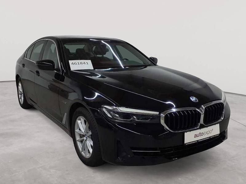 Schwarz uni Gebraucht 2022 BMW 545e Sport Line Kombi | 37.990 € (Guter Preis) - Bild 1/4