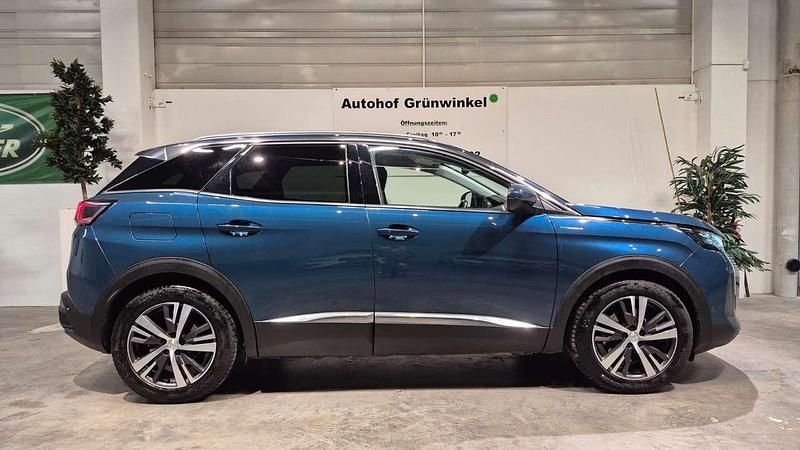 Blau celebes/metallic Gebraucht 2021 Peugeot 3008 Allure SUV | 16.950 € - Bild 1/4