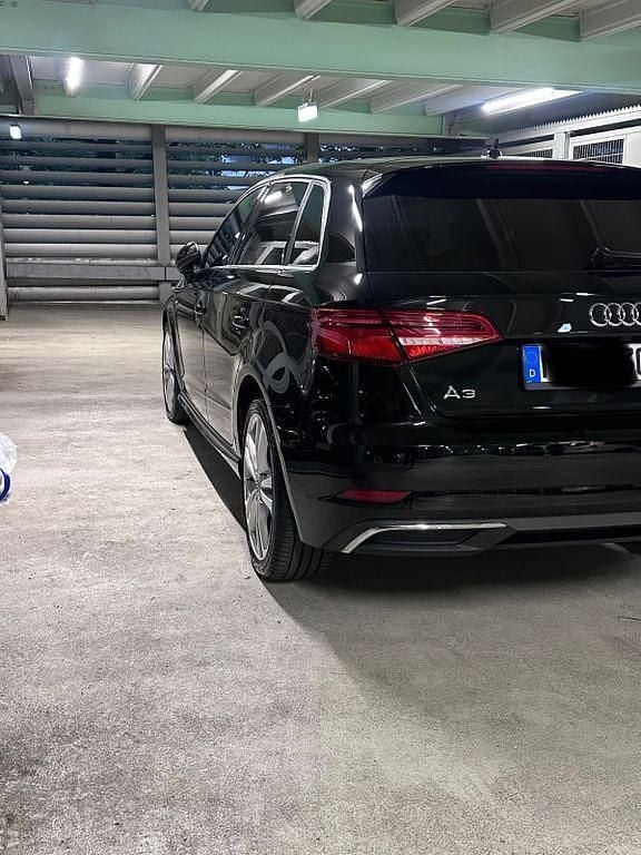 Gebraucht Audi A3 Ambiente 150 PS (110 kW) 2020 Schwarz Limousine