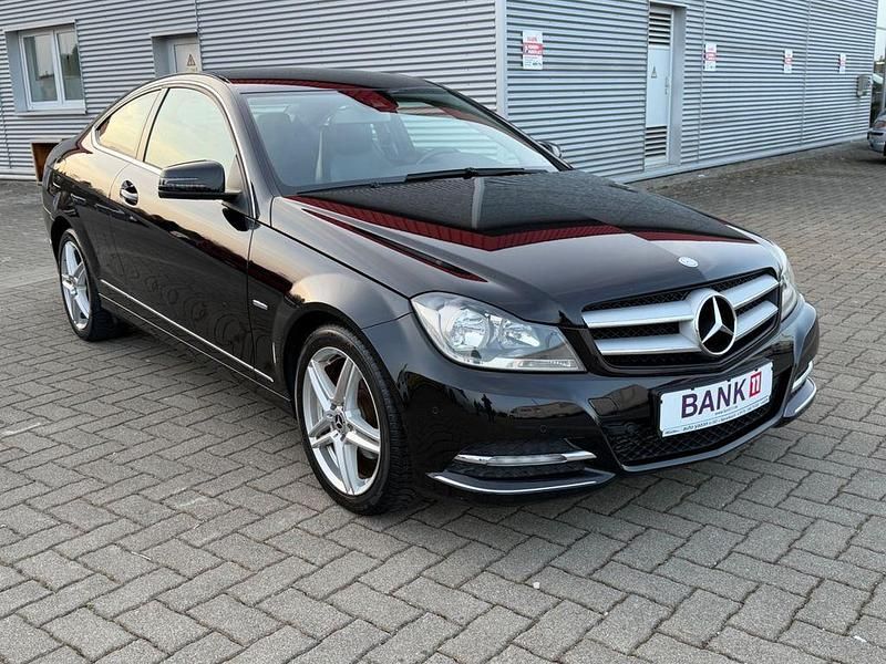 Gebraucht Mercedes C180 156 PS (114 kW) 2012 Schwarz Coupé