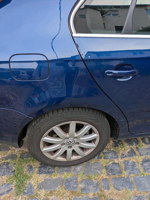 Blau Gebraucht 2008 VW Golf VI Limousine | 4.200 € (Guter Preis) - Bild 1/4