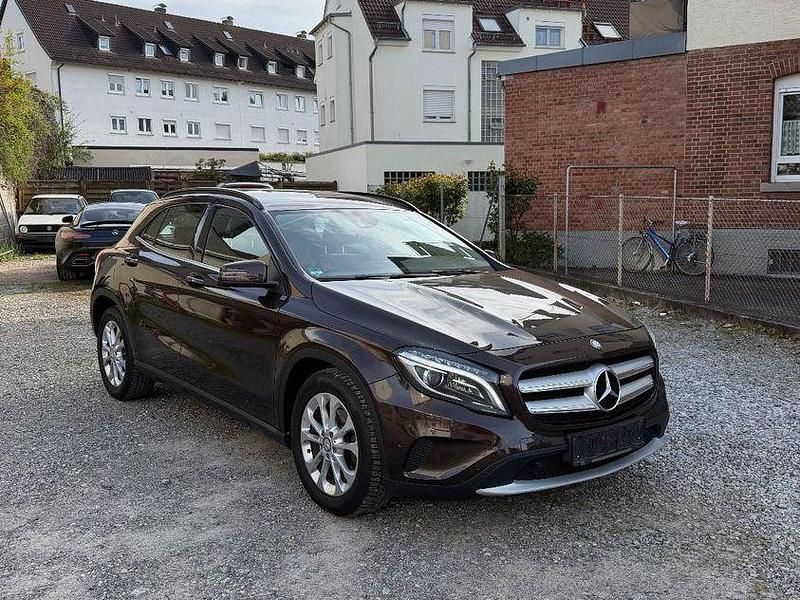 Gebraucht Mercedes GLA200 156 PS (114 kW) 2014 Braun SUV