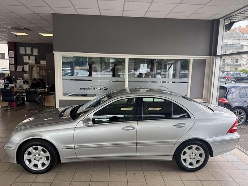 Silber Gebraucht 2005 Mercedes C200 Elegance Limousine | 4.990 € (Fairer Preis) - Bild 1/3