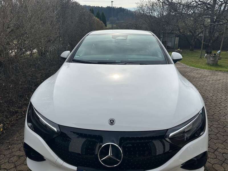 Weiß Gebraucht 2023 Mercedes EQE300 Electric Art Limousine | 43.300 € (Fairer Preis) - Bild 1/4