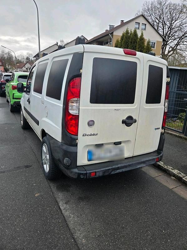 Gebraucht Fiat Doblò 105 PS (77 kW) 2010 Van / Kleinbus