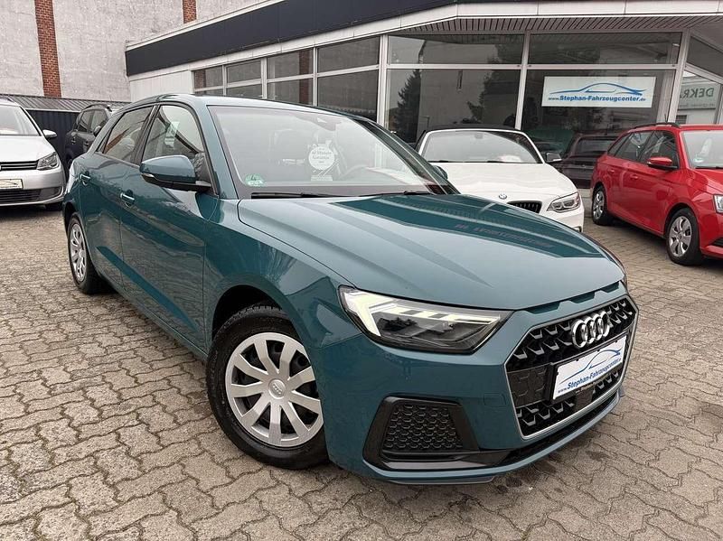 Tiomangrün Gebraucht 2020 Audi A1 Sportback Kleinwagen | 19.990 € (Fairer Preis) - Bild 1/4