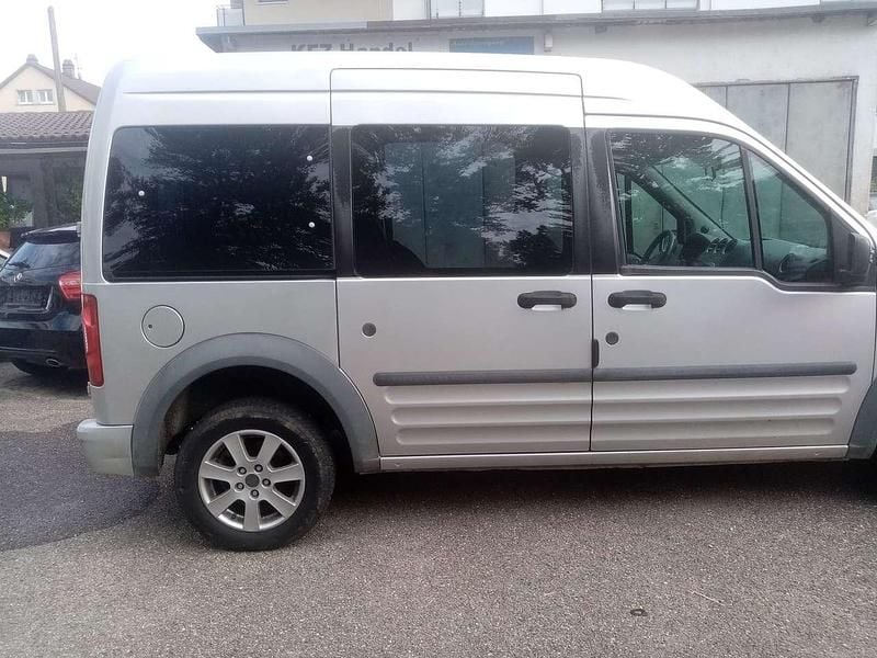 Gebraucht Ford Tourneo Connect Trend 110 PS (80 kW) 2010 Polarsilber metallic Van / Kleinbus