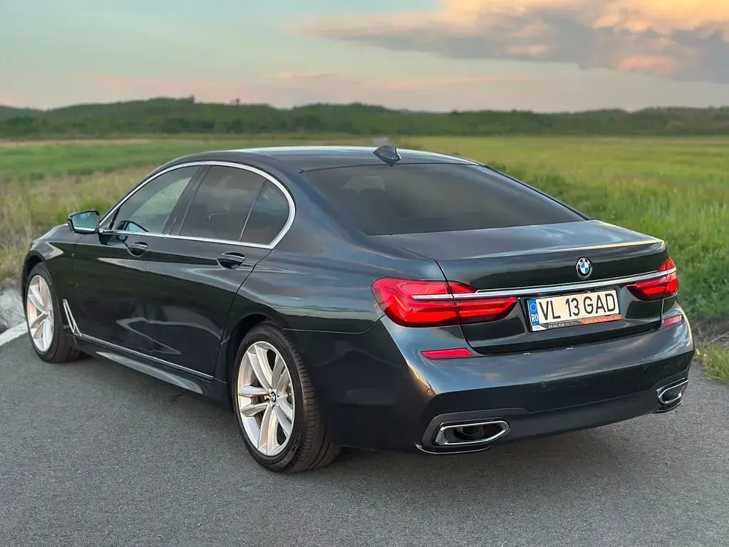Gebraucht BMW 725 231 PS (169 kW) 2018 Grau Limousine