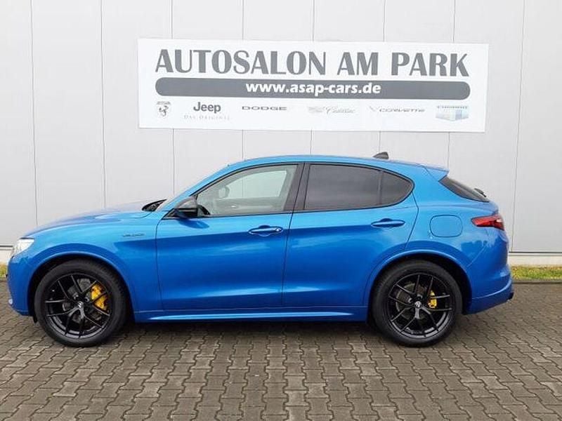 Gebraucht Alfa Romeo Stelvio Veloce 209 PS (153 kW) 2021 Blau SUV