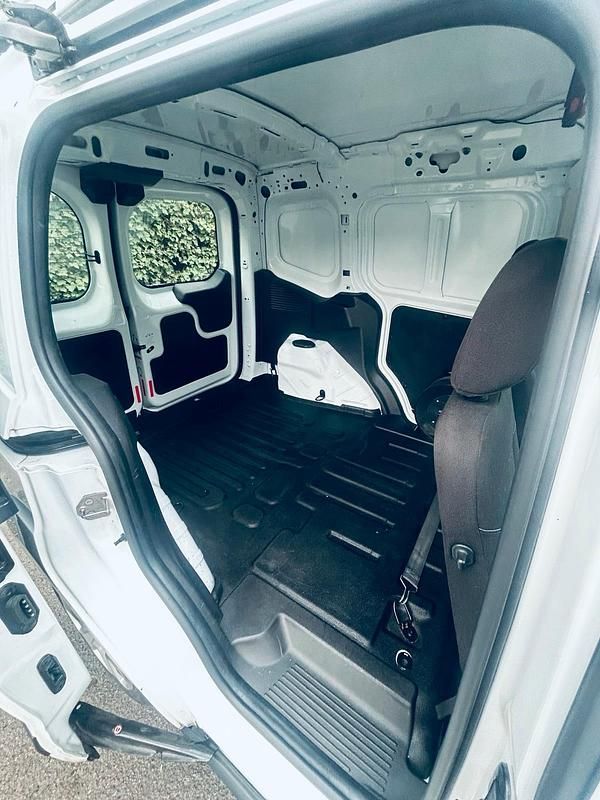 Gebraucht Ford Transit 75 PS (55 kW) 2016 Weiß Van / Kleinbus