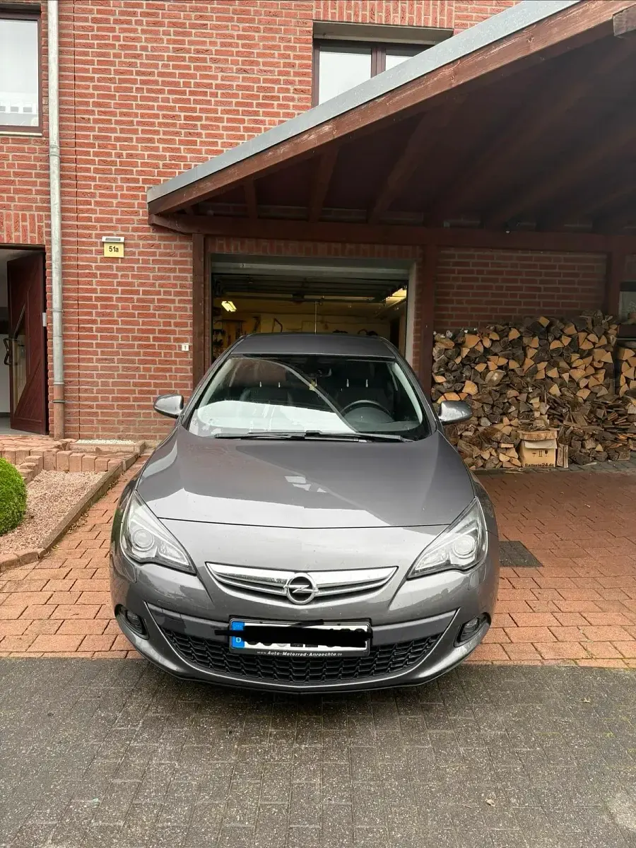 Gebraucht Opel Astra GTC 140 PS (102 kW) 2012 Grau Coupé