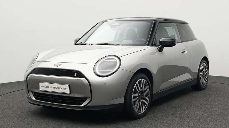 Grau Gebraucht 2024 Mini Cooper SE Classic Kleinwagen | 29.706 € (Fairer Preis) - Bild 1/4