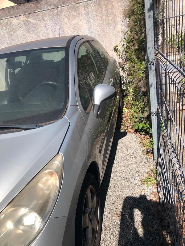 Gebraucht Peugeot 207 95 PS (69 kW) 2007 Silber Kleinwagen