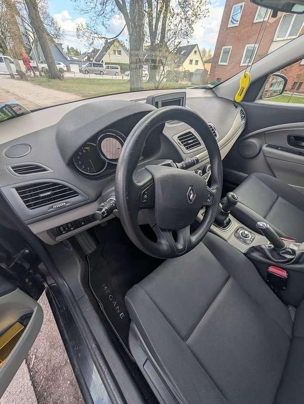 Second-hand Renault Mégane 101 CP (74 kW) 2012 Berlinǎ