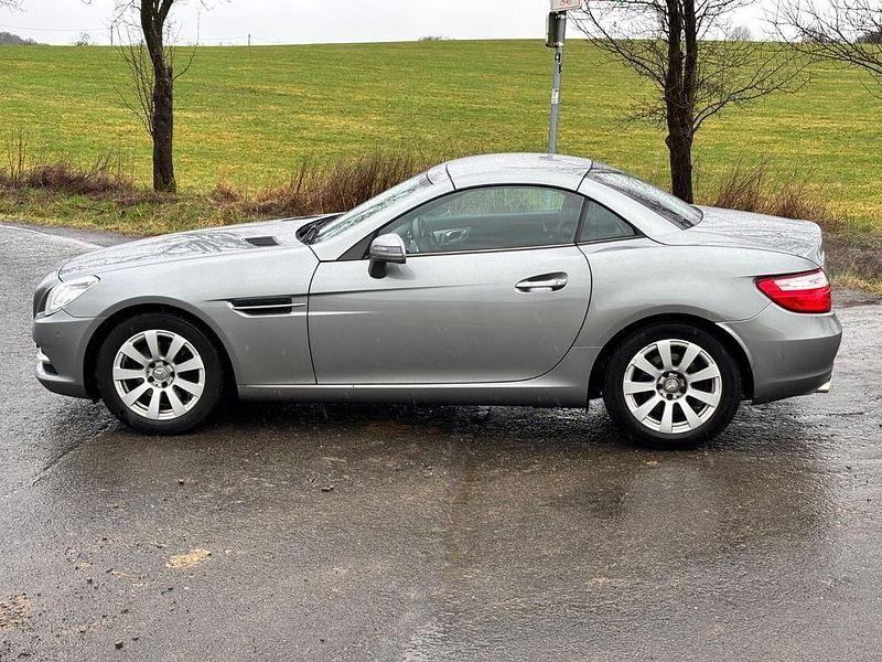 Gebraucht Mercedes SLK200 184 PS (135 kW) 2012 Silber Cabrio