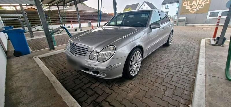 Second-hand Mercedes E200 163 CP (119 kW) 2003 Argintiu Berlinǎ