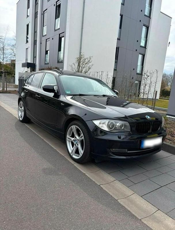 Gebraucht BMW 118 143 PS (105 kW) 2011 Schwarz Kleinwagen