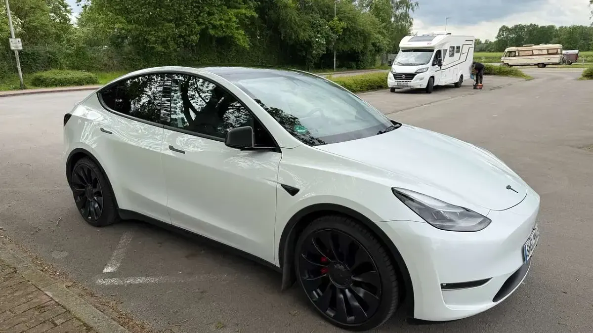 Gebraucht Tesla Model Y Performance 392 kW (534 PS) 2023 Weiß SUV