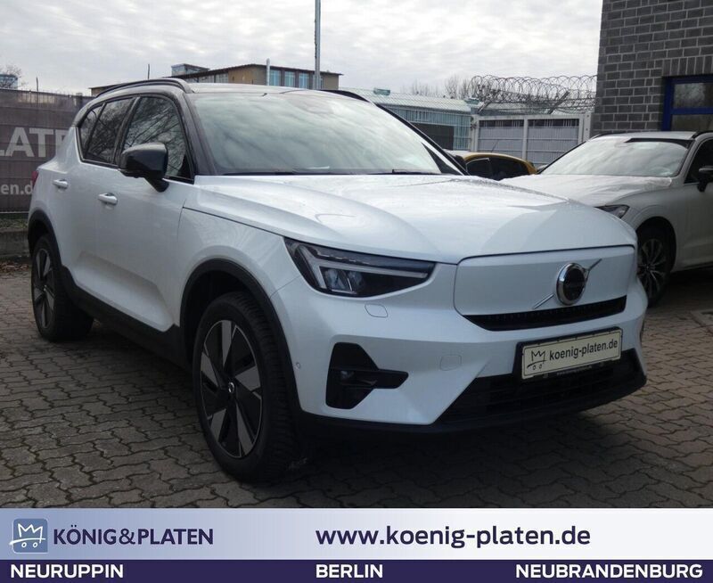 Crystal white pearl (weiß) Gebraucht 2024 Volvo XC40 Ultimate SUV | 49.990 € (Teuer) - Bild 1/4