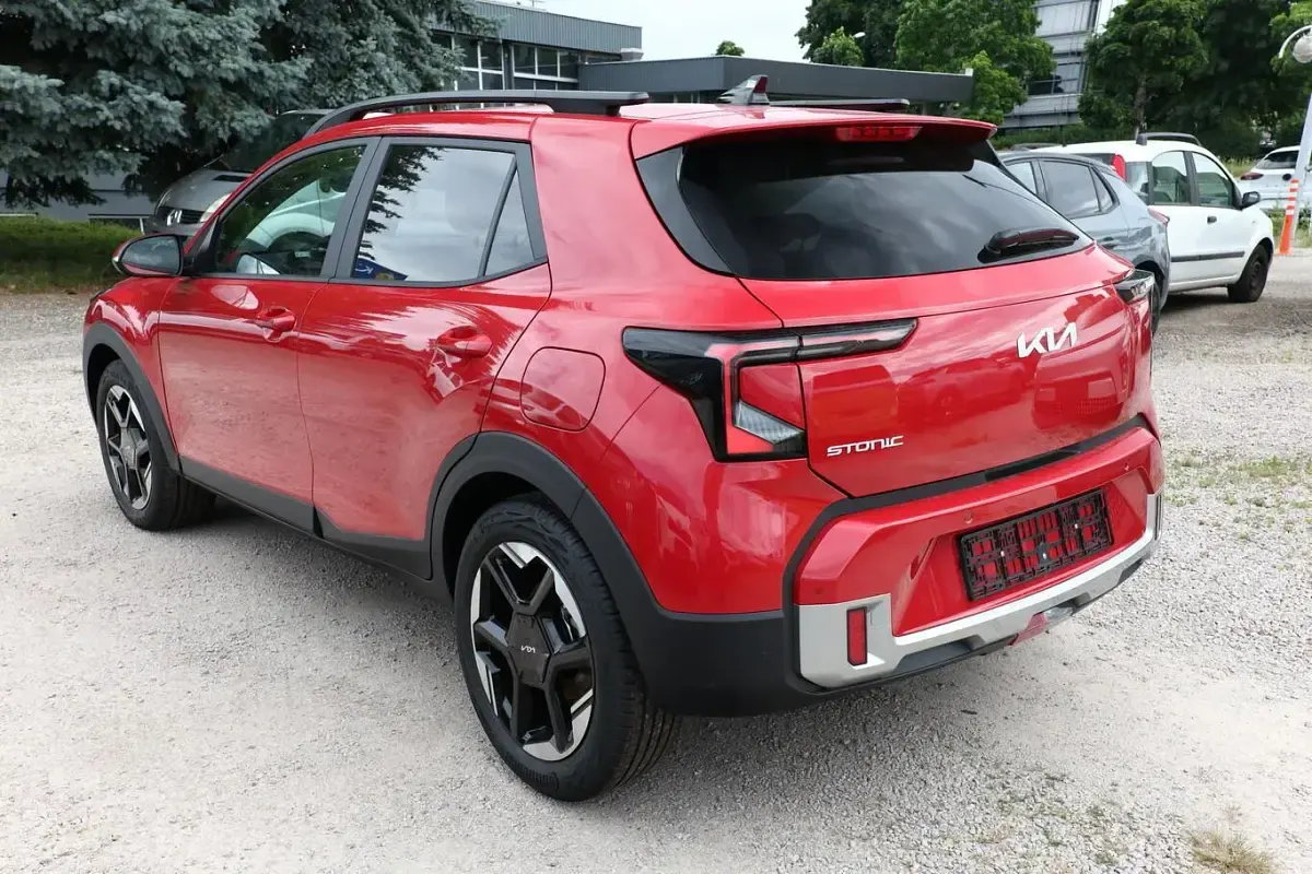 Neu Kia Stonic 114 PS (83 kW) 2026 Signalrot metallic SUV